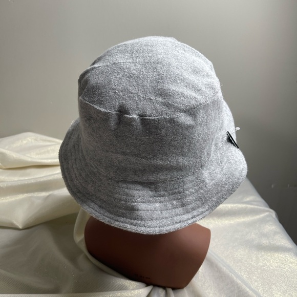 Unisex NWOT Terry Cloth Bucket Hat Light Grey Lined Size L/XL - Picture 4 of 7
